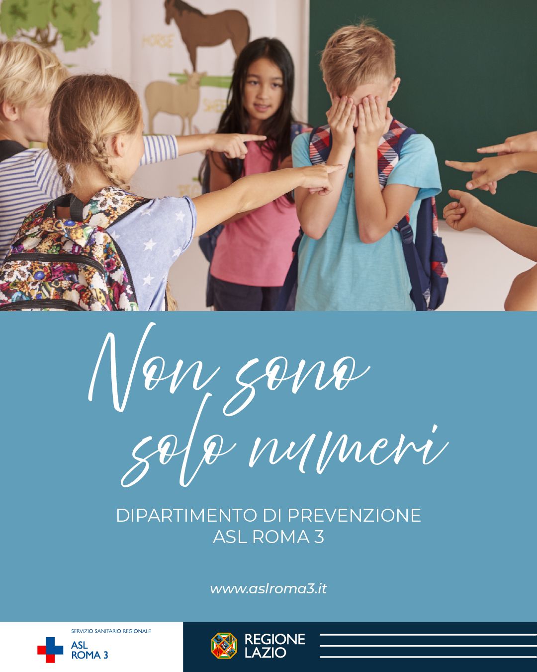 Nell'immagine sono raffigurati alcuni bambini che litigano