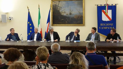 In foto un momento della conferenza con il Presidente della Regione Fico
