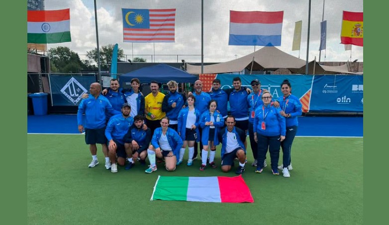 L'Italia trionfa nella prima, storica, edizione della ID Parahockey World CUP ed è Campione del Mondo.In finale battuta la Spagna 5 a 4.
