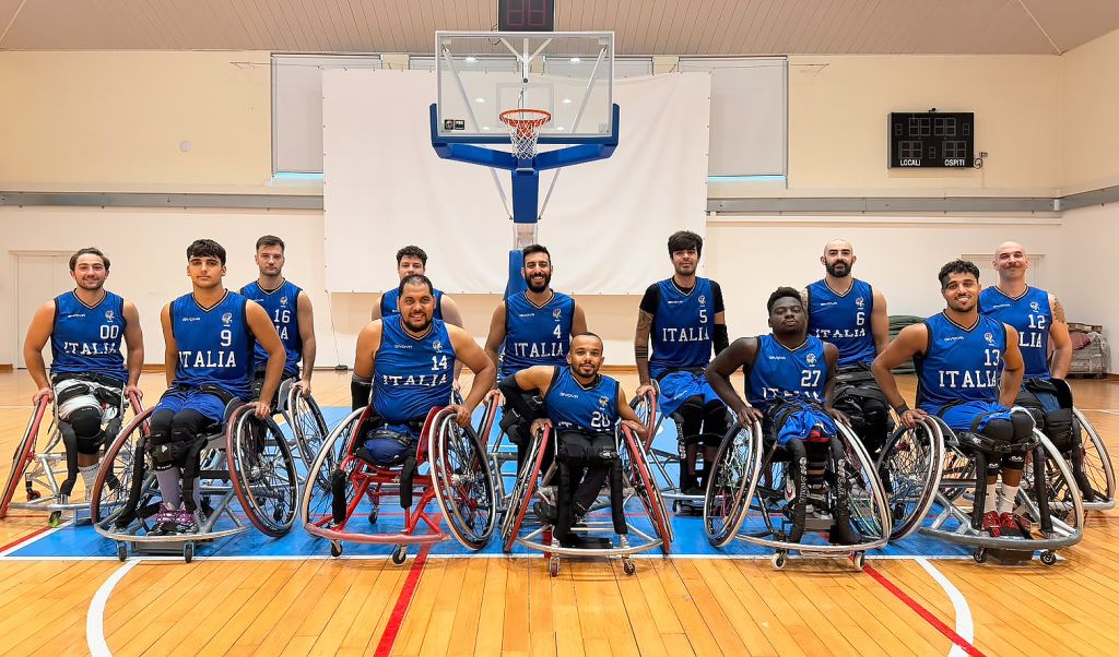 in foto la nazionale di basket in carrozzina
