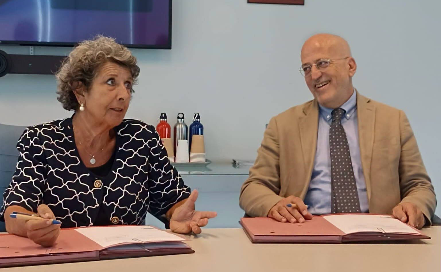 L'Università degli Studi Roma Tre e il Garante per la tutela delle persone con disabilità della Regione Lazio hanno sottoscritto un Protocollo di collaborazione volto a favorire l'accessibilità e il diritto allo studio. L'intesa, firmata dal Rettore Massimiliano Fiorucci e dalla Garante Anna Teresa Formisano, punta a sviluppare percorsi sinergici nei campi della ricerca, della didattica, della formazione e della promozione dei diritti, consolidando un ambiente universitario inclusivo e partecipativo.