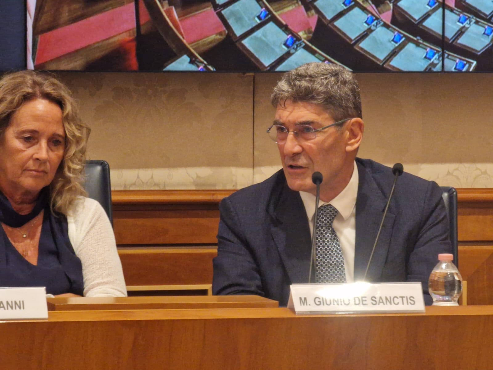 In occasione della presentazione di Obiettivo Tricolore al Senato, il presidente del CIP Marco Giunio De Sanctis ha espresso pieno sostegno all'Associazione Obiettivo3, riconosciuta come benemerita. De Sanctis ha evidenziato il contrasto tra l'eccellenza dell'Italia nelle competizioni internazionali — sesta al mondo negli sport estivi e quarta in quelli invernali — e il basso numero di tesserati con disabilità (circa 30.000 su 1,5 milioni di persone). In tale contesto, iniziative come quelle promosse da Alex Zanardi e Bebe Vio risultano cruciali per l'avviamento allo sport.