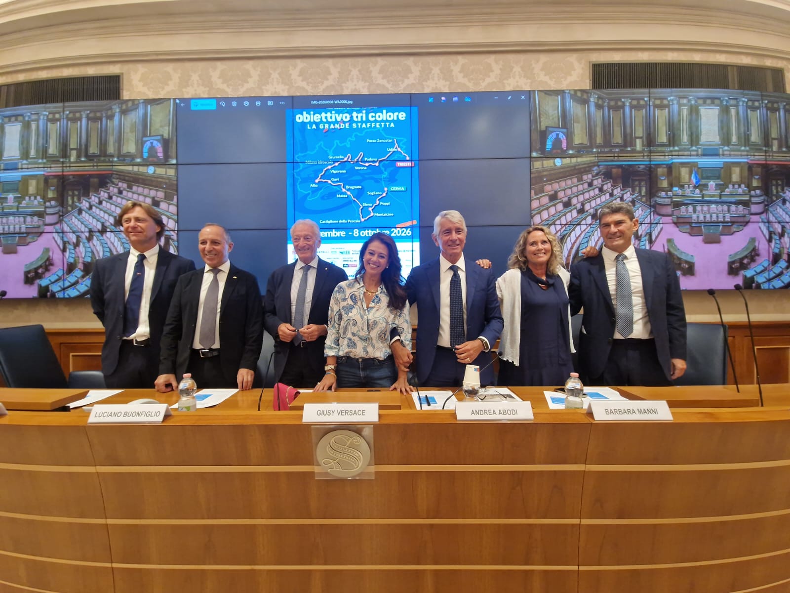Dal 21 settembre all'8 ottobre si terrà la sesta edizione di Obiettivo Tricolore, la staffetta paralimpica ideata da Alex Zanardi per promuovere lo sport inclusivo in tutta Italia. Presentata in Senato su iniziativa di Giusy Versace, la manifestazione vedrà 50 atleti percorrere 2000 chilometri in 20 tappe, con partenza dall'Ironman di Cervia e arrivo alla 58esima Barcolana di Trieste, arricchita da villaggi dello sport per avvicinare nuove persone alla pratica paralimpica.