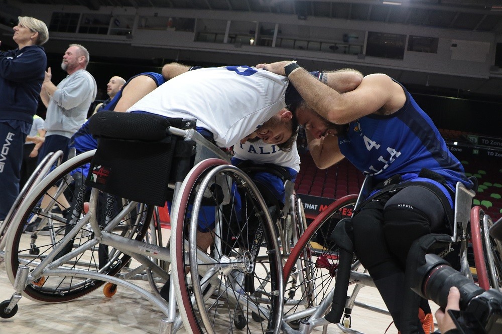 Gli azzurri battono 63-59 la Gran Bretagna in semifinale e conquistano per la prima volta l'accesso alla finale iridata