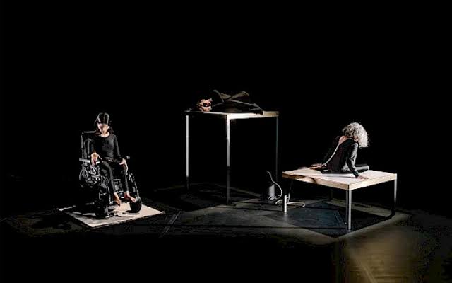 Il festival Torinodanza e il Teatro Stabile di Torino presentano la resa accessibile dello spettacolo di danza contemporanea "Michel.